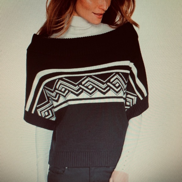 White House Black Market Sweaters - ⬇️WHITE HOUSE BLACK MARKET PONCHO SIZE M NWT!